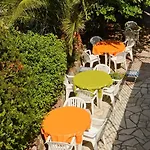 Sure By Western Saint-raphael Le Dramont Otel
