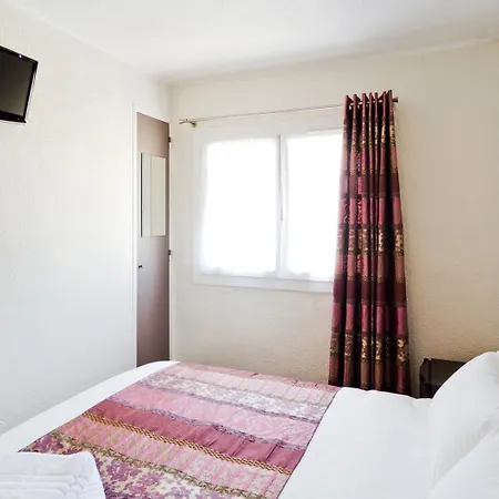 Le Virevent Hotel 3*